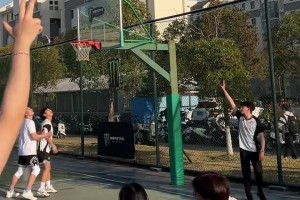 这是盖帽吗，分明是吃豆腐，我都不想拆穿他！！